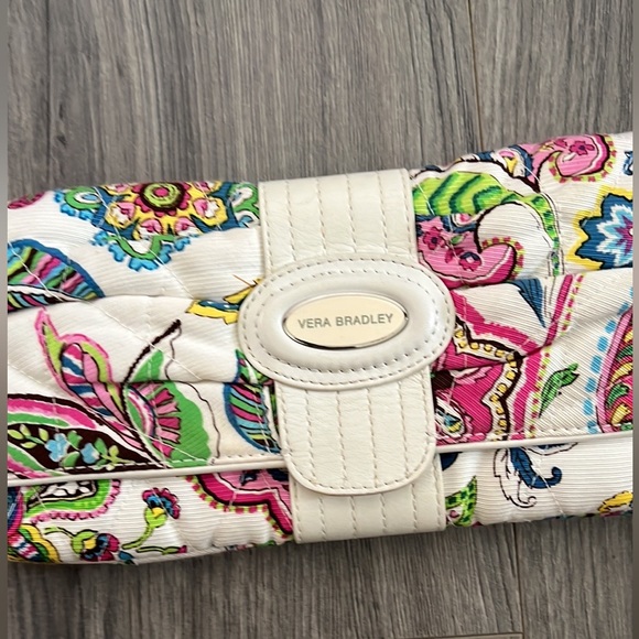 Vera Bradley Handbags - Vera Bradley Wristlet Oversized wallet